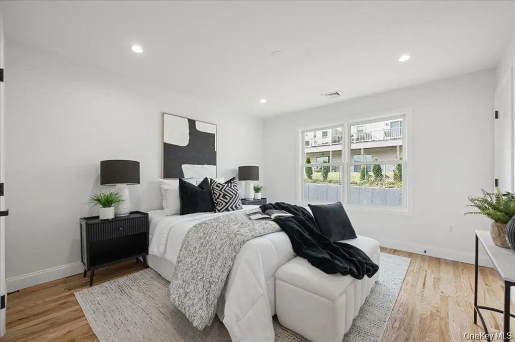 93 Thurton Place Yonkers NY 10704