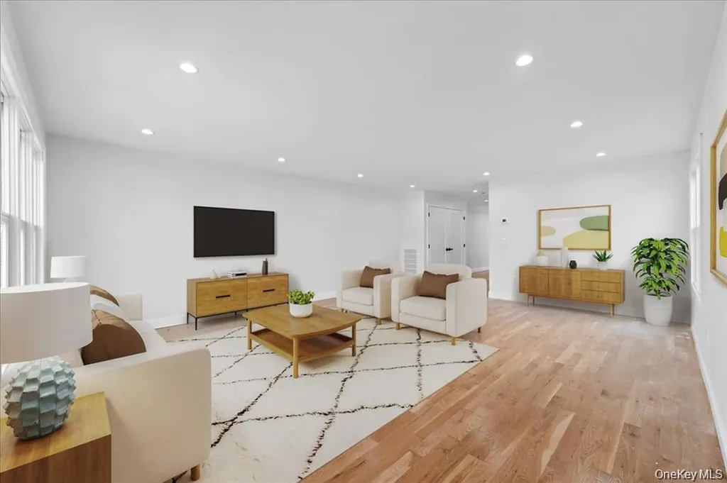 93 Thurton Place Yonkers NY 10704
