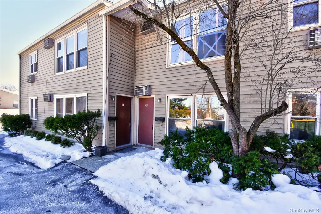 19 Gerald Drive Poughkeepsie NY 12601