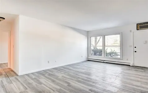 19 Gerald Drive Poughkeepsie NY 12601