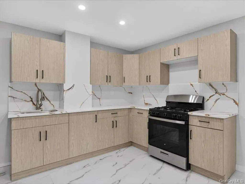 17 Maple Avenue W Suffern NY 10901