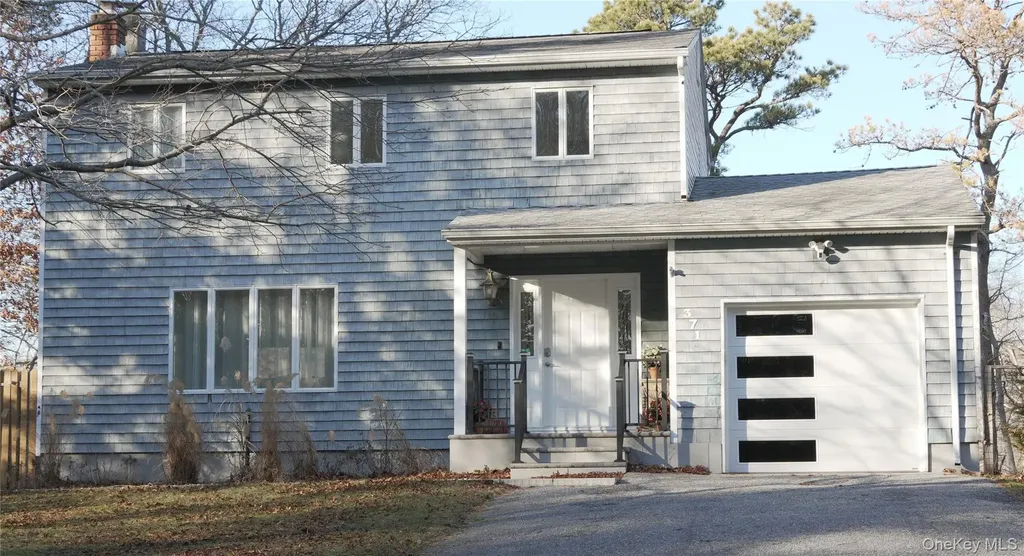 Calverton NY 11933