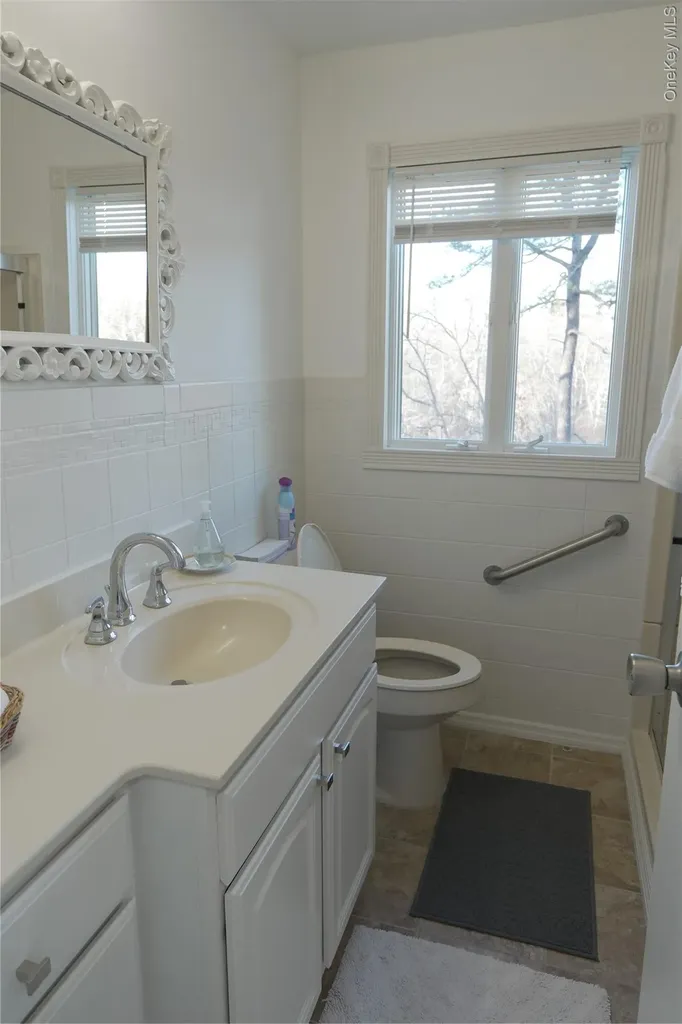 Calverton NY 11933