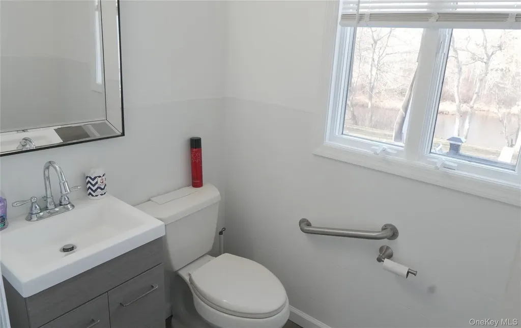 Calverton NY 11933