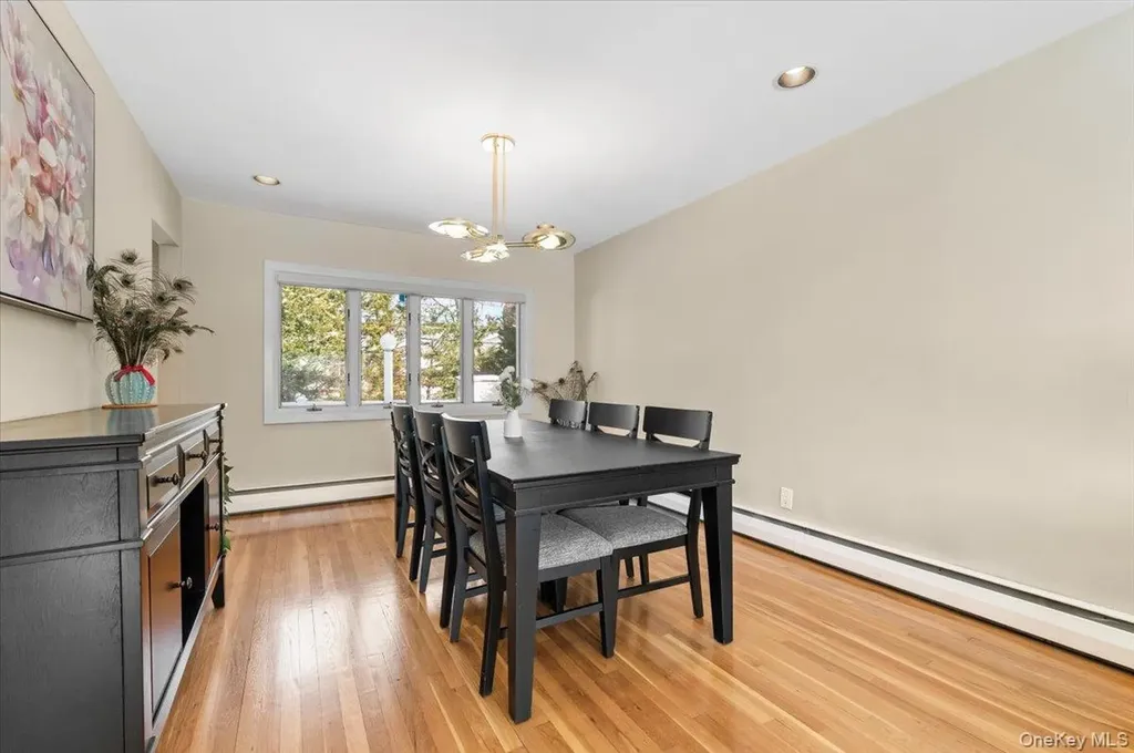 32 Middle Lane Jericho NY 11753