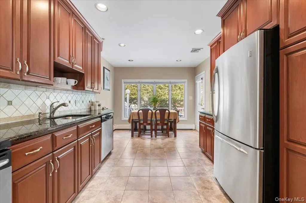 32 Middle Lane Jericho NY 11753
