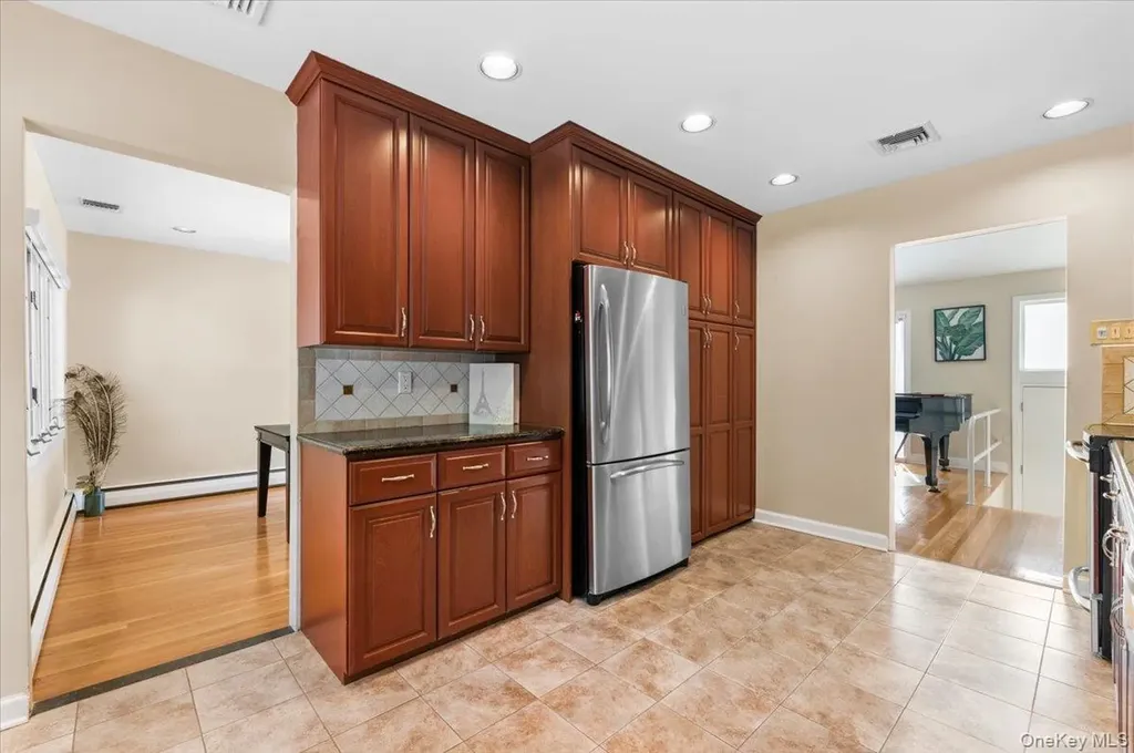 32 Middle Lane Jericho NY 11753