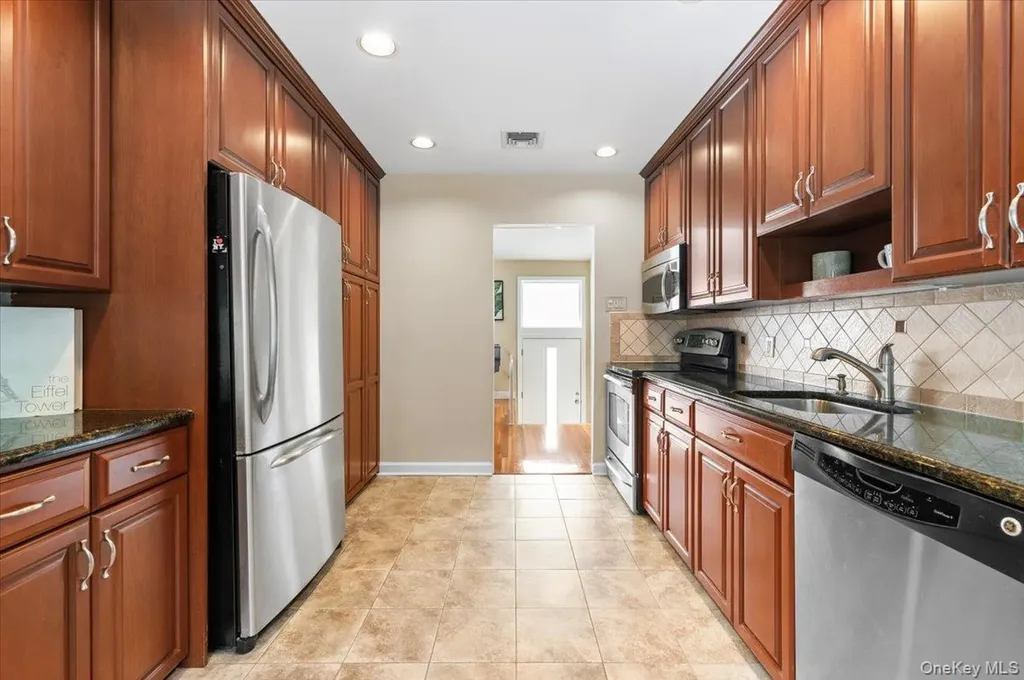 32 Middle Lane Jericho NY 11753