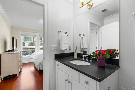 12 Rivers Edge Drive Tarrytown NY 10591
