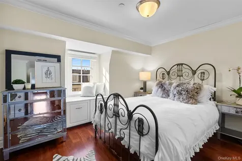 12 Rivers Edge Drive Tarrytown NY 10591