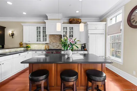12 Rivers Edge Drive Tarrytown NY 10591