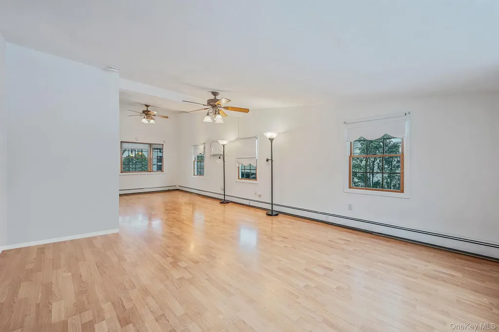 22 Mercury Lane Levittown NY 11756