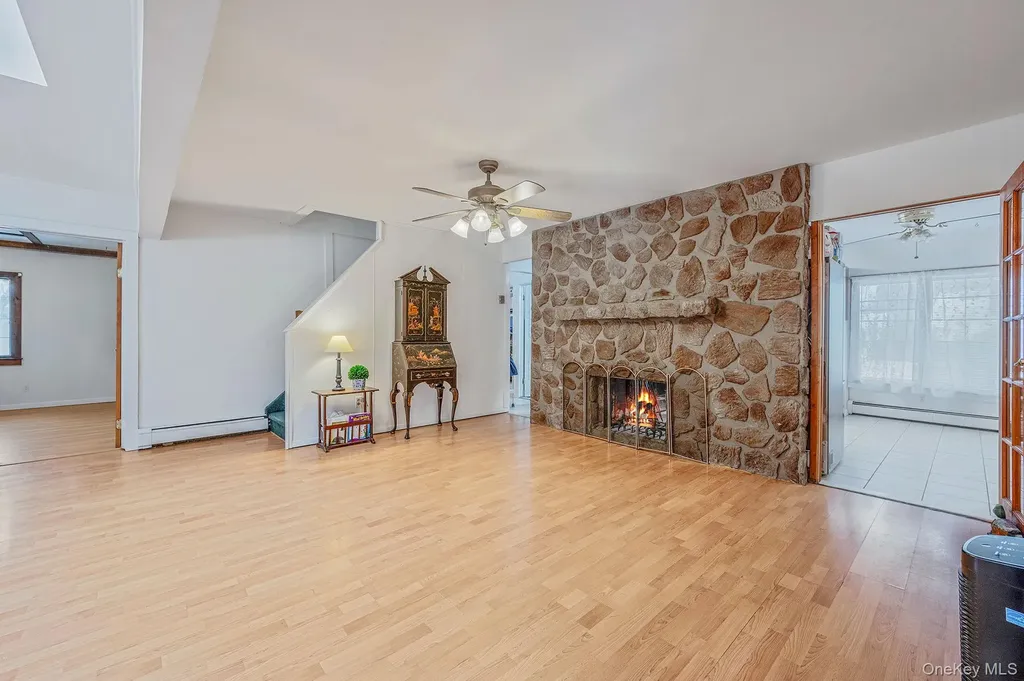 22 Mercury Lane Levittown NY 11756