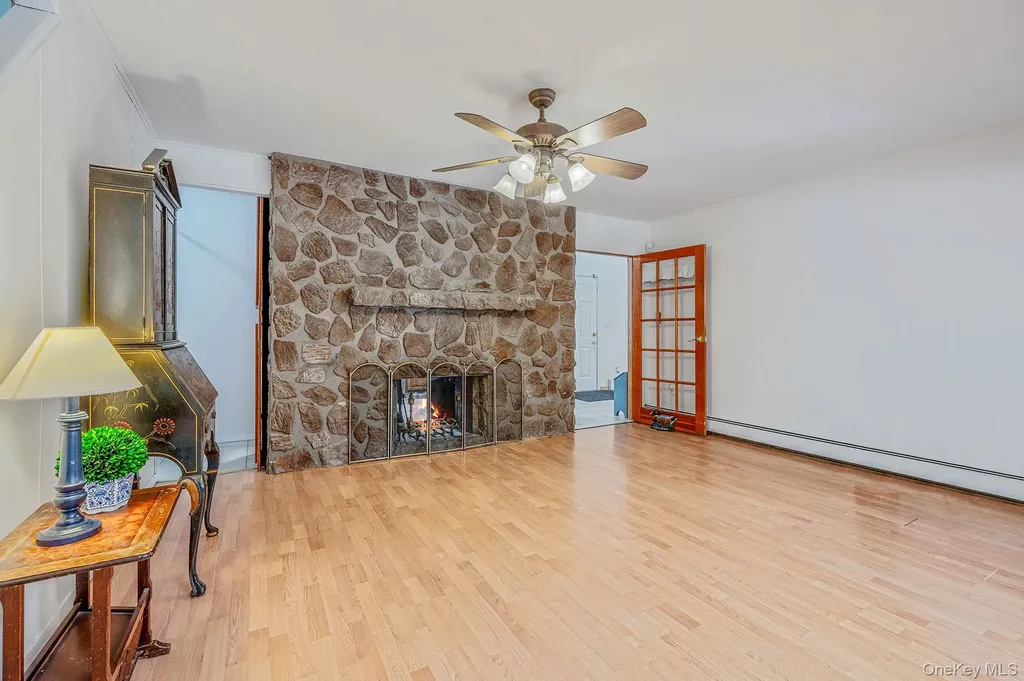 22 Mercury Lane Levittown NY 11756