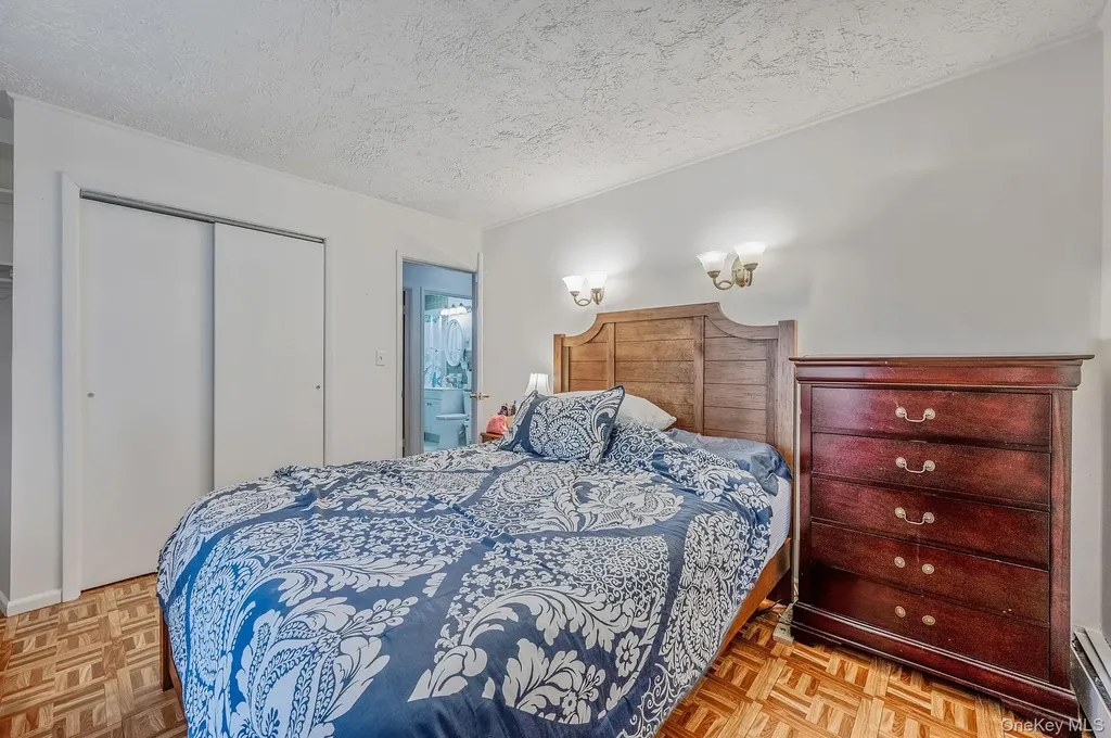 22 Mercury Lane Levittown NY 11756