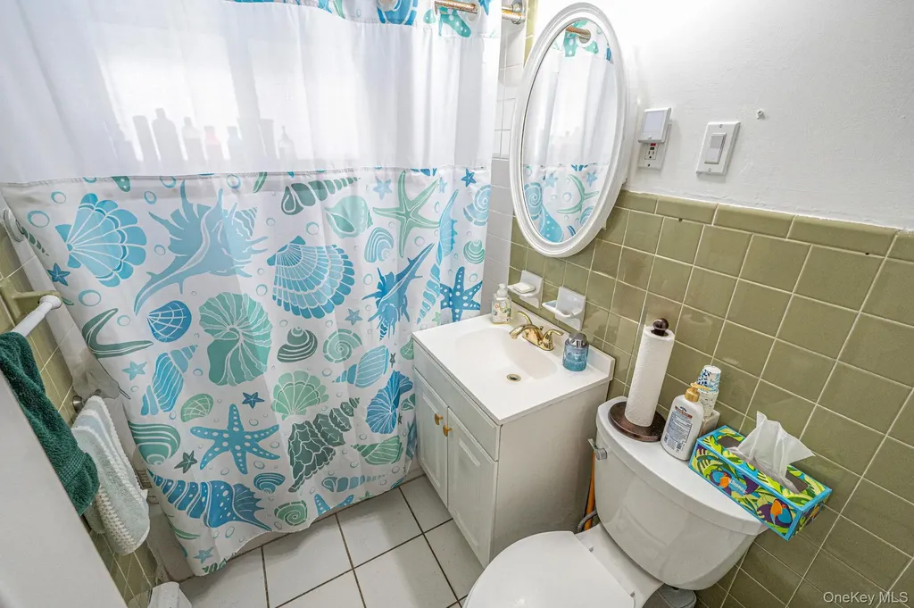 22 Mercury Lane Levittown NY 11756