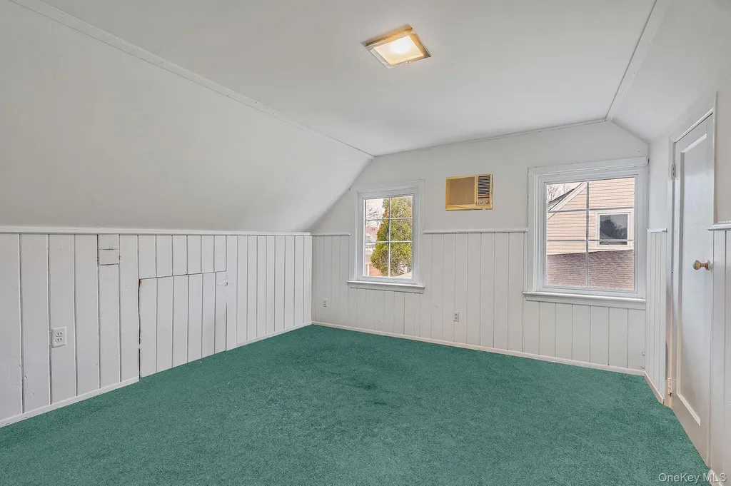 22 Mercury Lane Levittown NY 11756