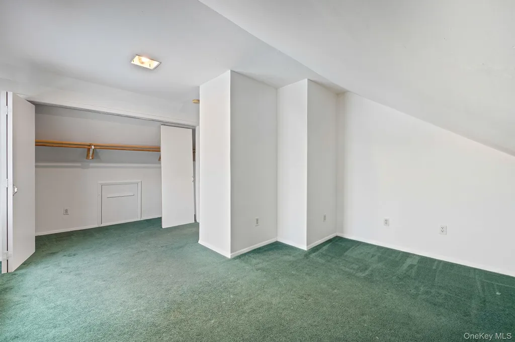 22 Mercury Lane Levittown NY 11756