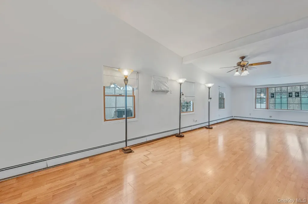 22 Mercury Lane Levittown NY 11756