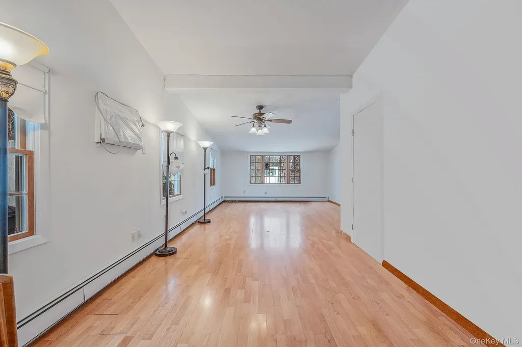 22 Mercury Lane Levittown NY 11756