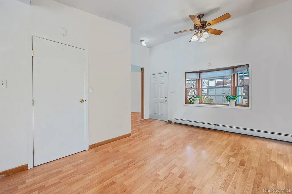 22 Mercury Lane Levittown NY 11756