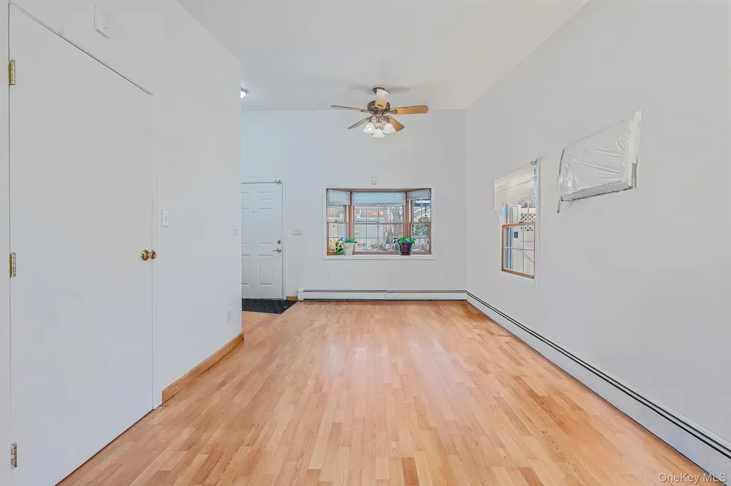 22 Mercury Lane Levittown NY 11756