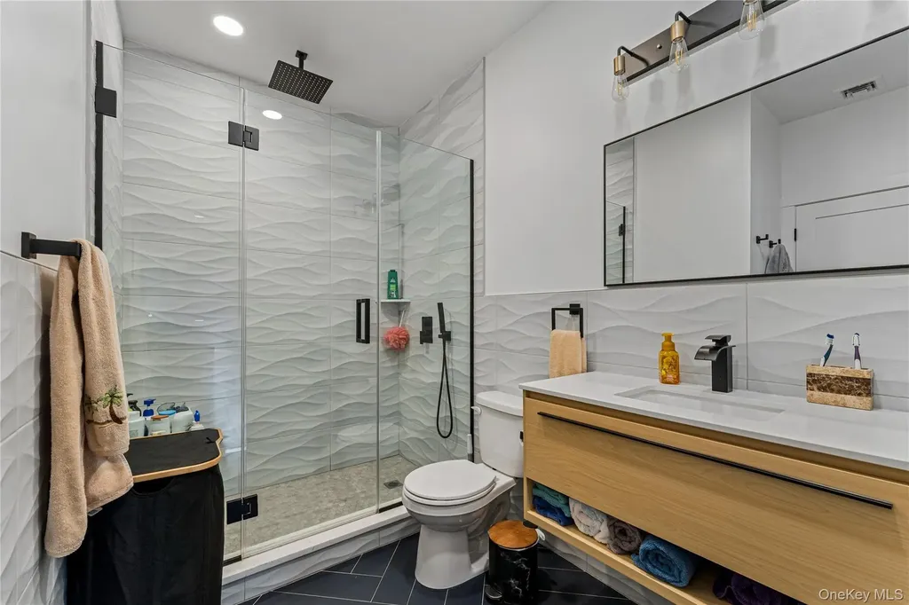 207 Pershing Parkway Mineola NY 11501