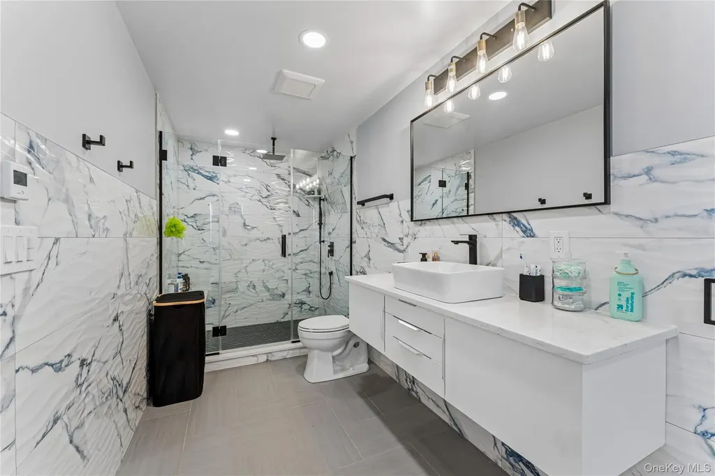 207 Pershing Parkway Mineola NY 11501