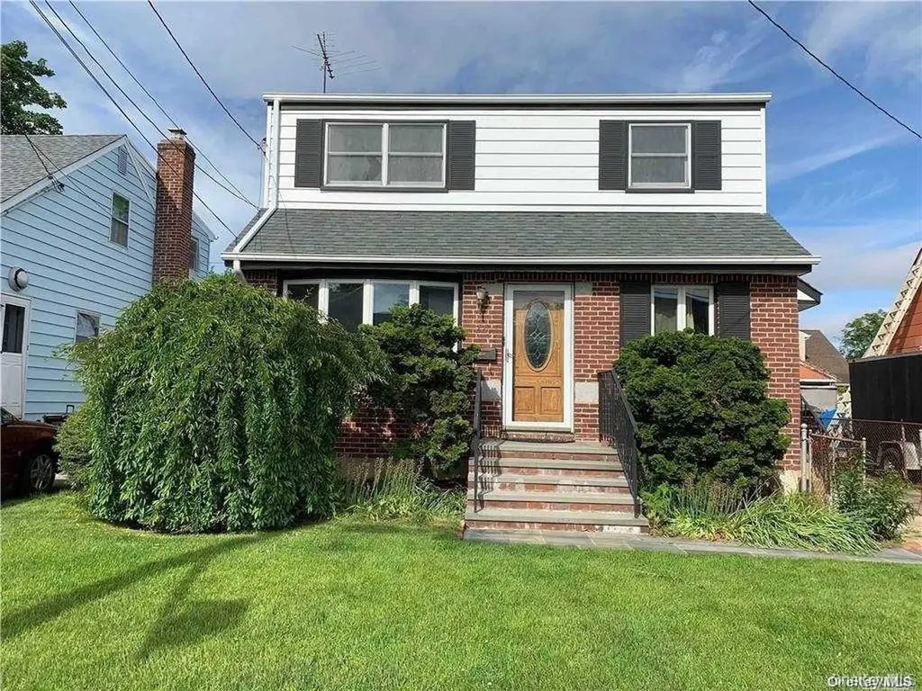 220 Pershing Parkway Mineola NY 11501