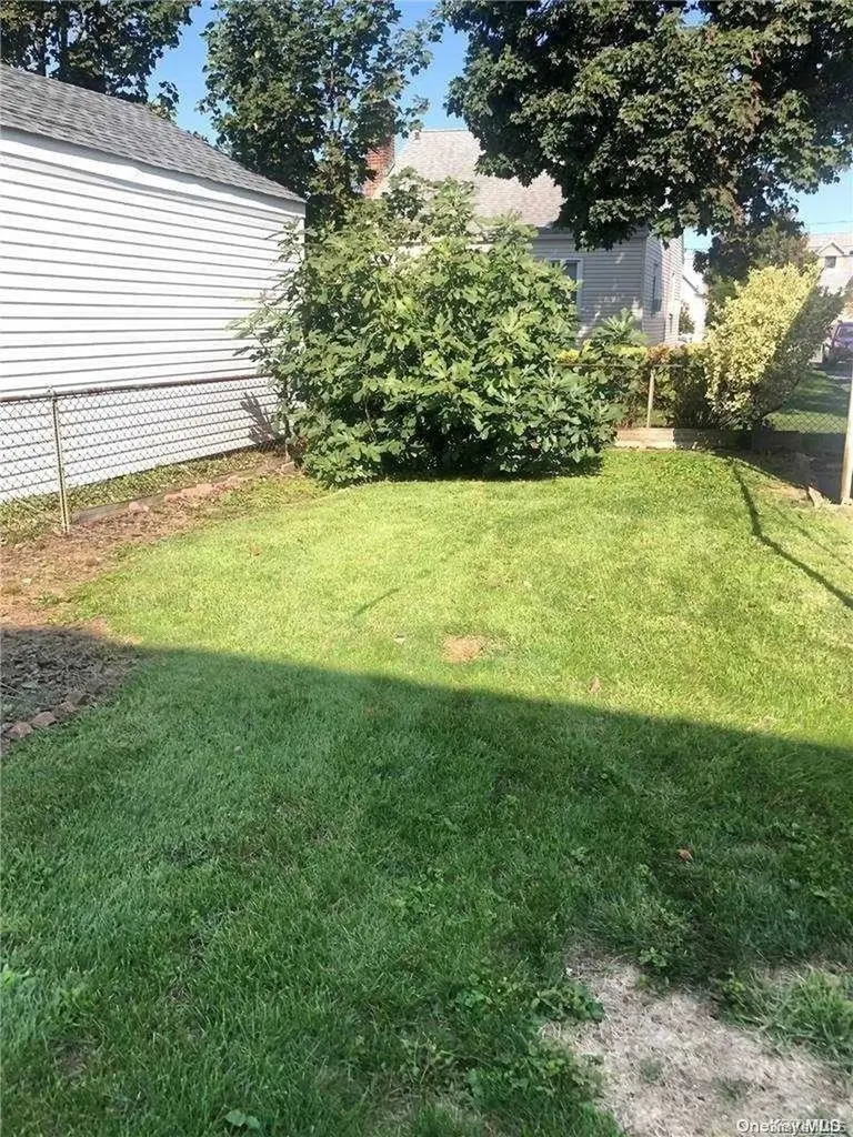 220 Pershing Parkway Mineola NY 11501