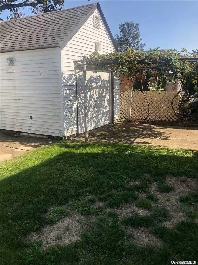 220 Pershing Parkway Mineola NY 11501