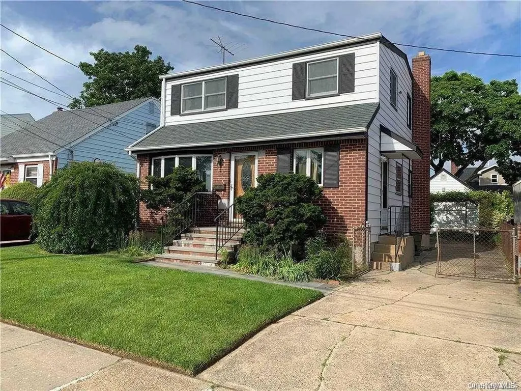 220 Pershing Parkway Mineola NY 11501