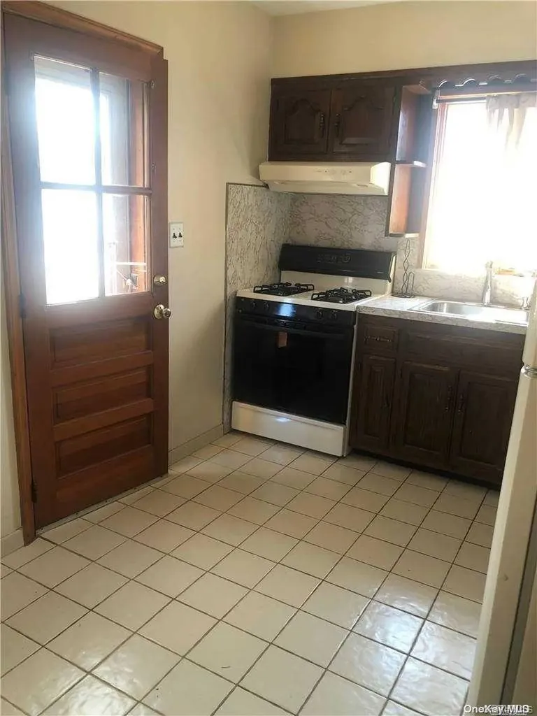 220 Pershing Parkway Mineola NY 11501