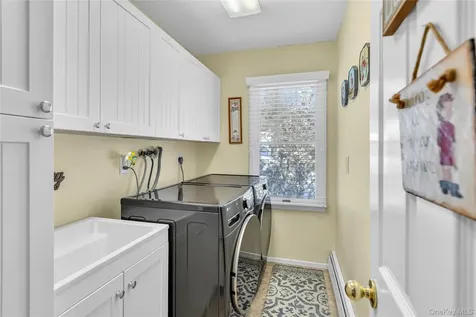 251 Vineyard Road Huntington Bay NY 11743