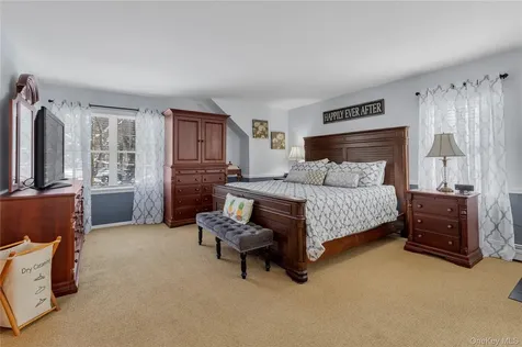 251 Vineyard Road Huntington Bay NY 11743