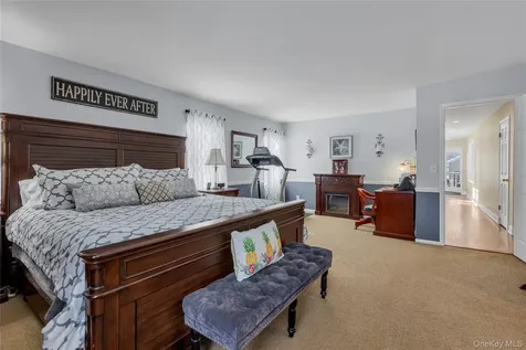 251 Vineyard Road Huntington Bay NY 11743