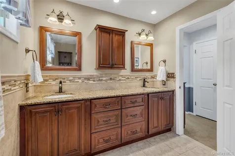 251 Vineyard Road Huntington Bay NY 11743