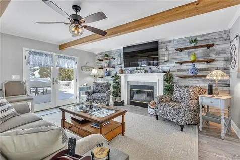 251 Vineyard Road Huntington Bay NY 11743