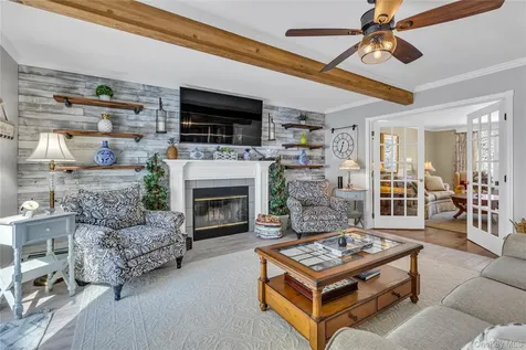 251 Vineyard Road Huntington Bay NY 11743