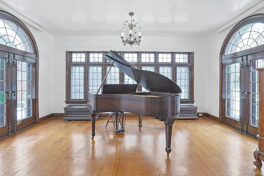 66 Mamaroneck Road Scarsdale NY 10583