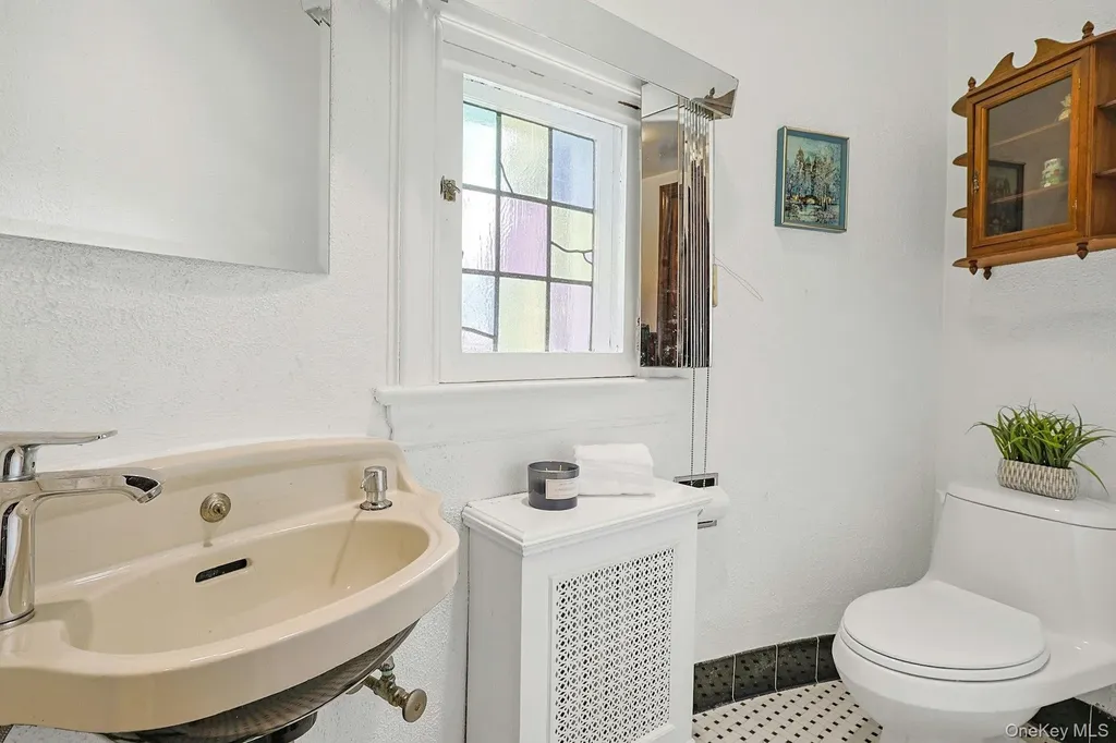 66 Mamaroneck Road Scarsdale NY 10583