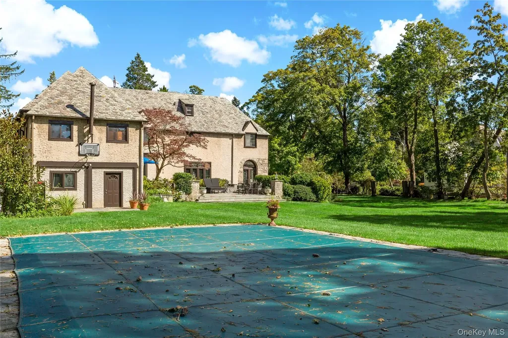 66 Mamaroneck Road Scarsdale NY 10583