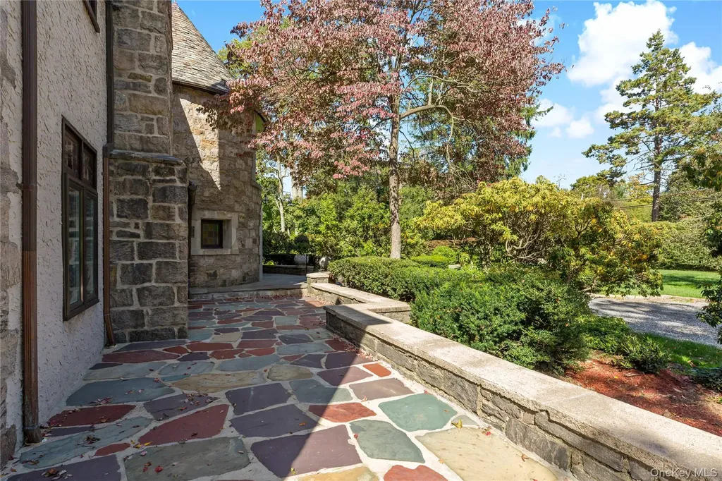66 Mamaroneck Road Scarsdale NY 10583