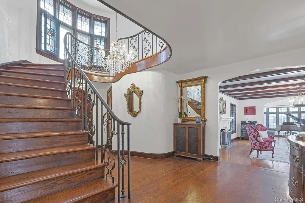 66 Mamaroneck Road Scarsdale NY 10583