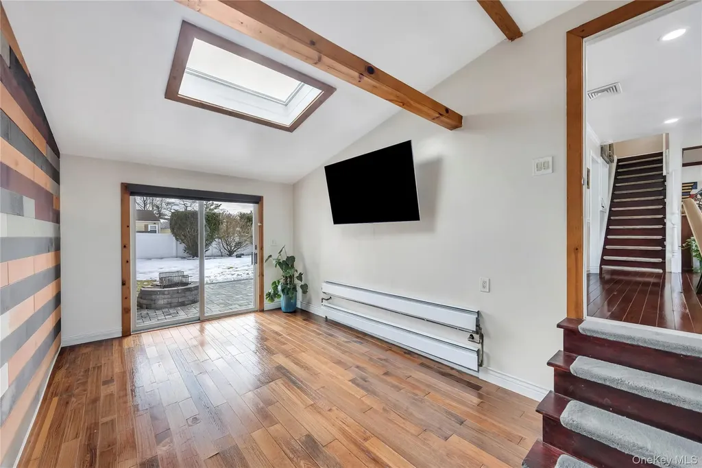 225 Farhan Lane North Babylon NY 11703