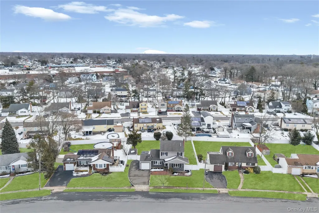 225 Farhan Lane North Babylon NY 11703