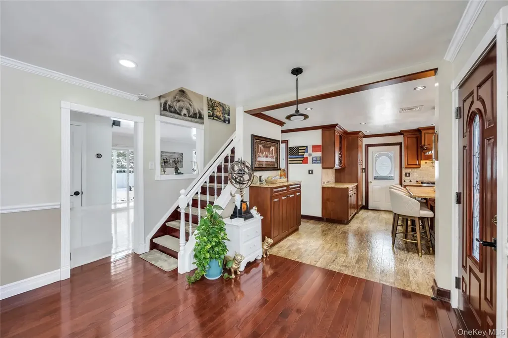 225 Farhan Lane North Babylon NY 11703