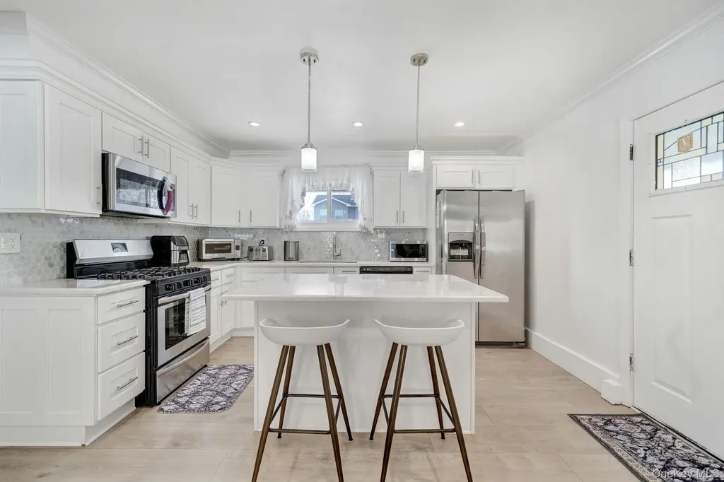 125 Hamlet Road Levittown NY 11756