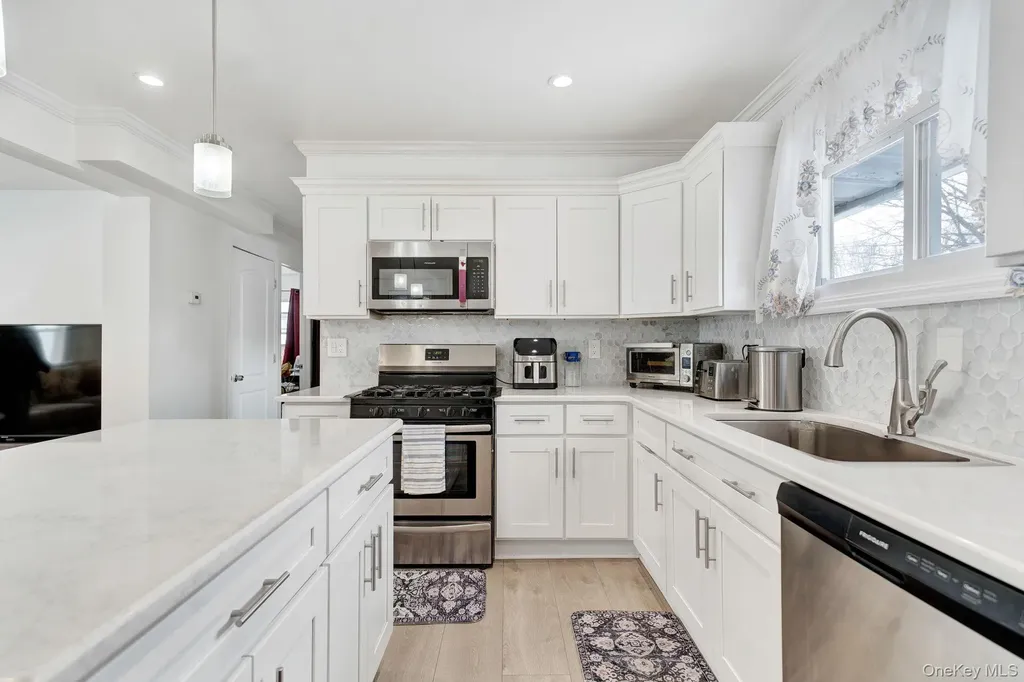 125 Hamlet Road Levittown NY 11756