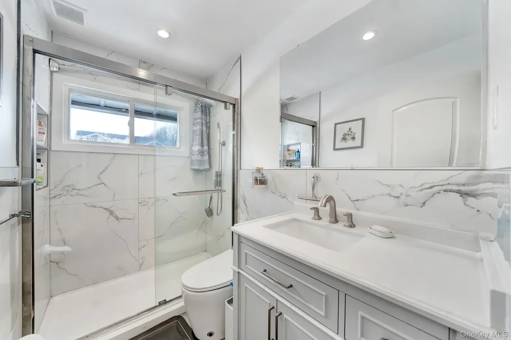 125 Hamlet Road Levittown NY 11756